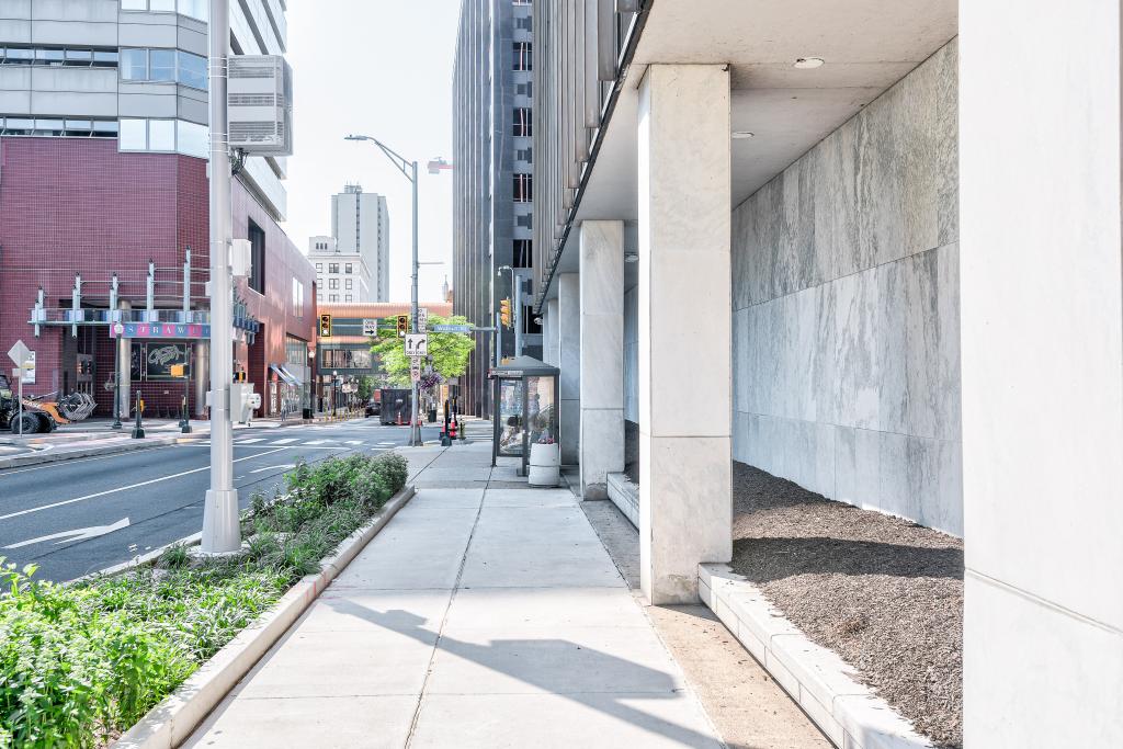 3rd Street and Strawberry Square