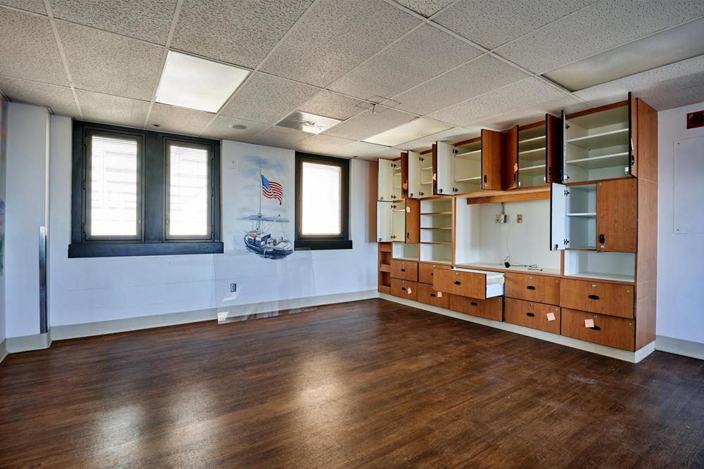 86 7th Floor TV Room