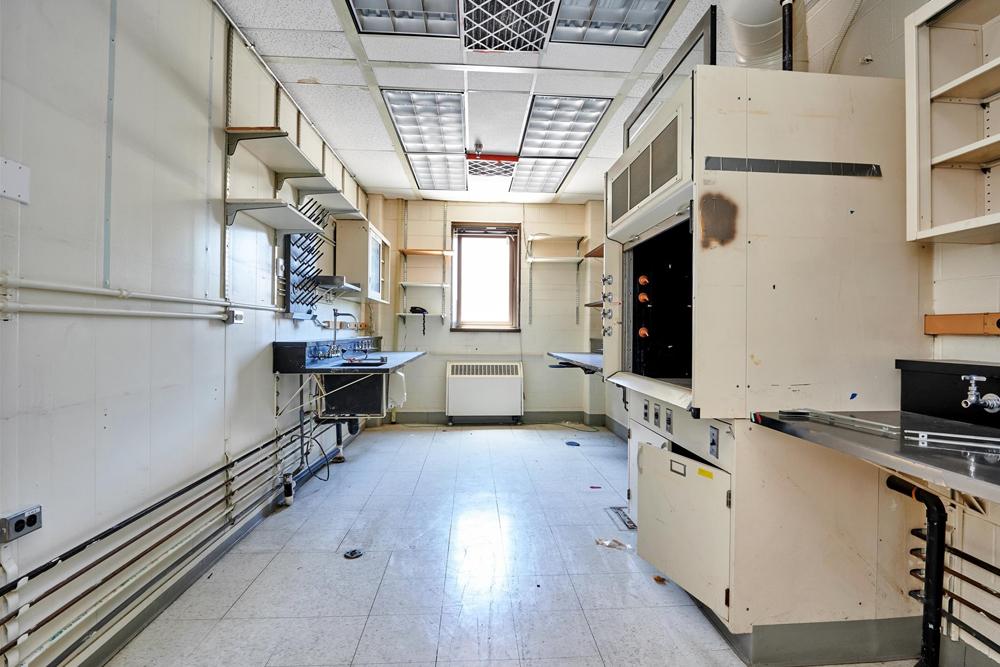 88 Bldg 19 Research Room