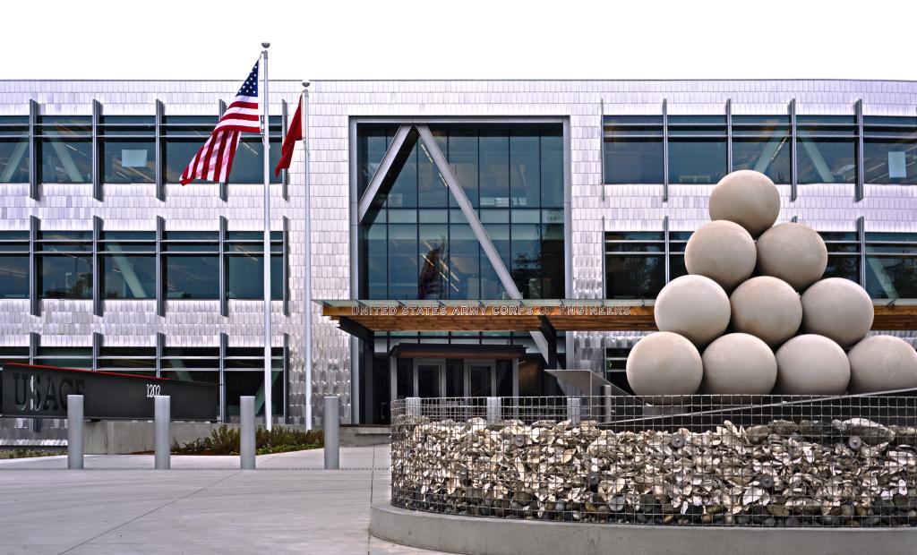 Federal Center South building image