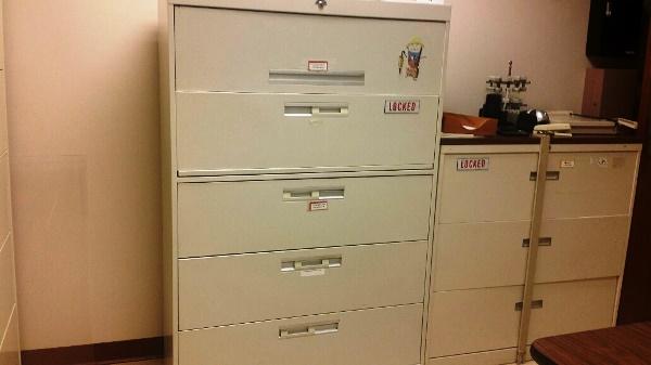 Item101ThreeDrawerMetalFileCabinet