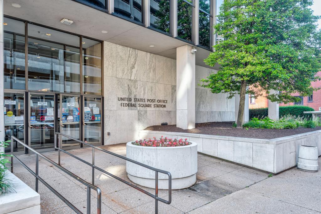 Walnut Street Entrance 2