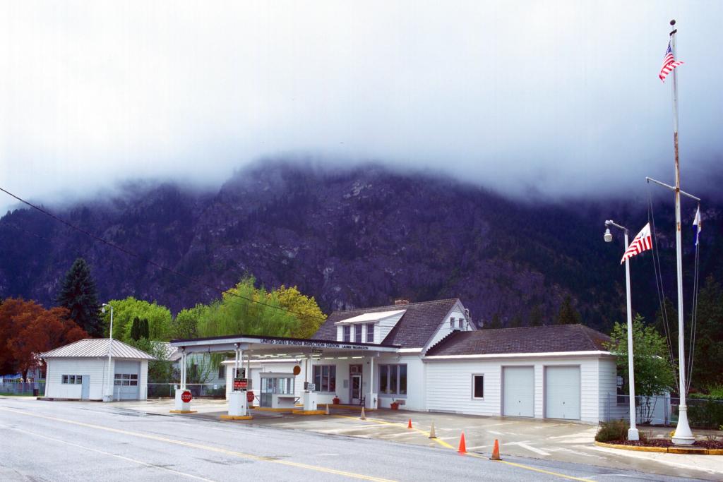 Official building photo of Laurier U.S. Border Station 