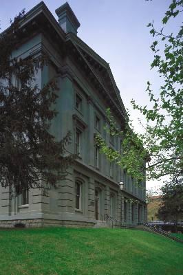 Photo of Pioneer Court House