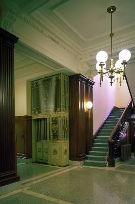 Photo of Pioneer Court House