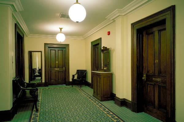 Photo of Pioneer Court House