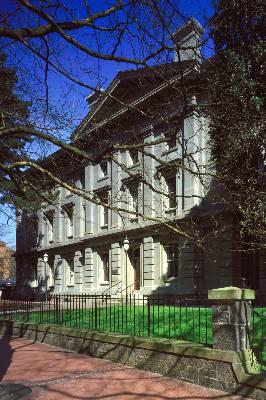 Photo of Pioneer Court House