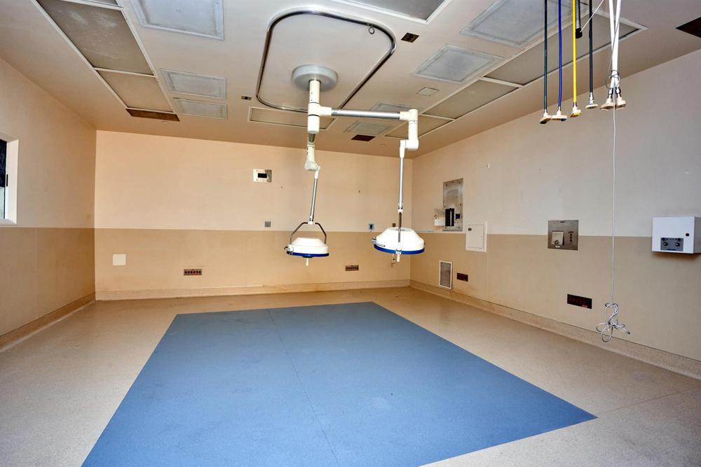 75 Surgical Room