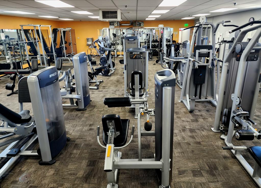 R8 DFC Absolute Fitness weight room