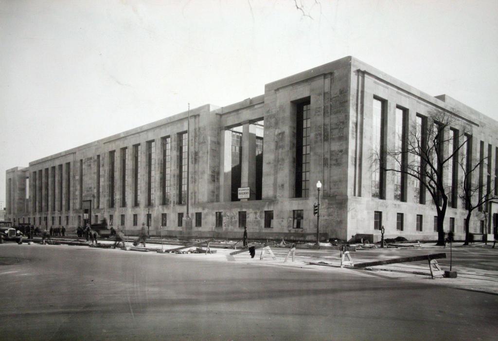 Wilbur J. Cohen Federal Building